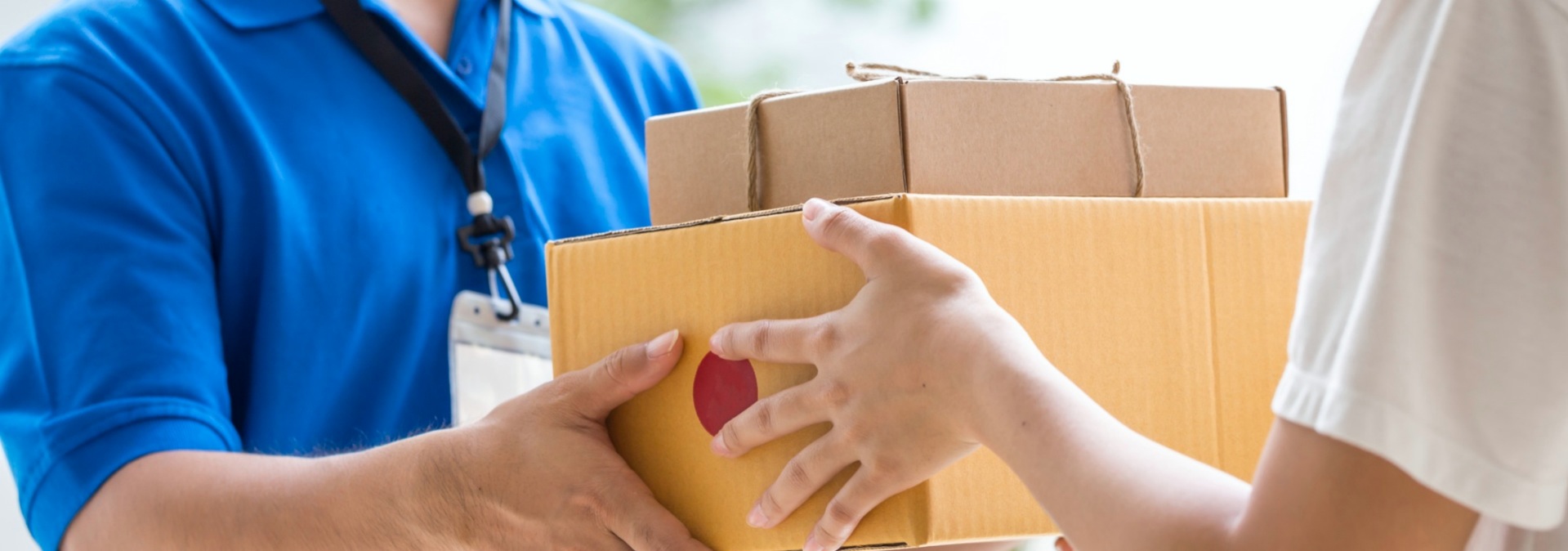 Parcel delivery and logistics handover